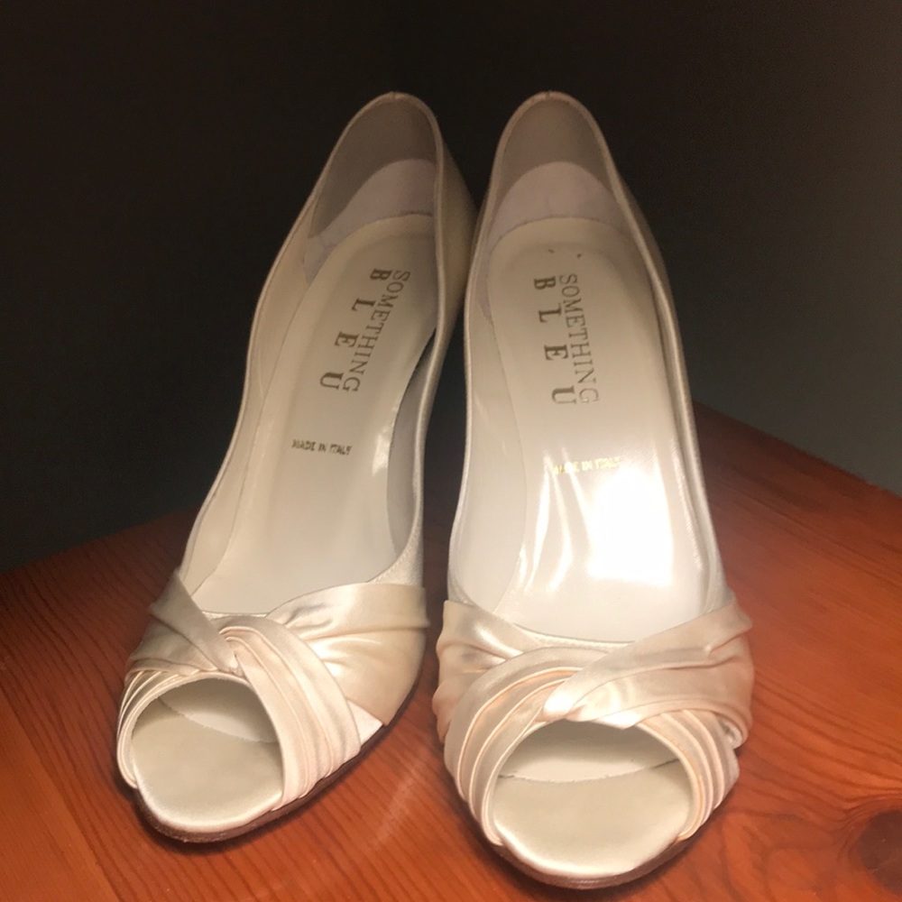 Something bleu 7.5 satin bridal shoes